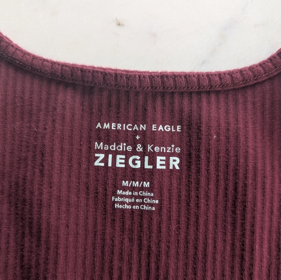 NWT American Eagle X Maddie & Kenzie Ziegler Maroon Ribbed Cropped Tank Top - Picture 7 of 14